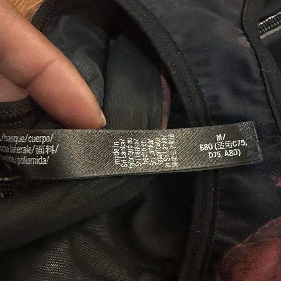 VICTORIA’S SECRET Floral Sports Bra and Leggings Set - Picture 9 of 10